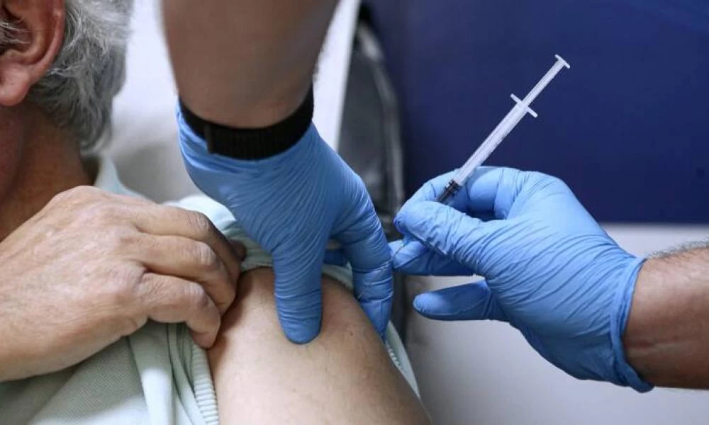 Με γαλλικό «αέρα» τα προνόμια εμβολιασμένων στην Ελλάδα